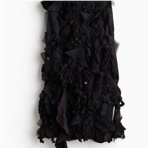 Anamika Khanna x HM Black skity